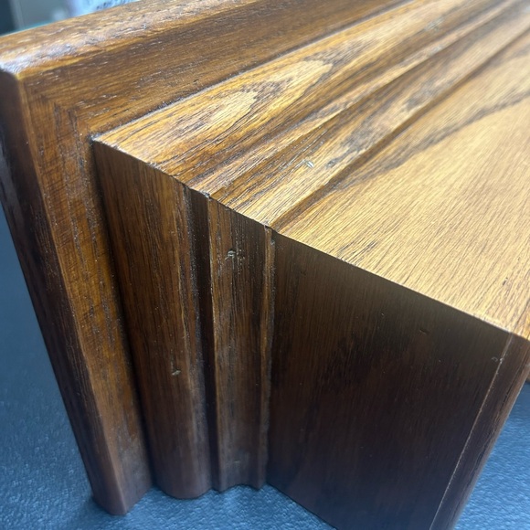 Vintage knick knack shelf / ledge - wood wall hanging decor - 16" across - Picture 11 of 12